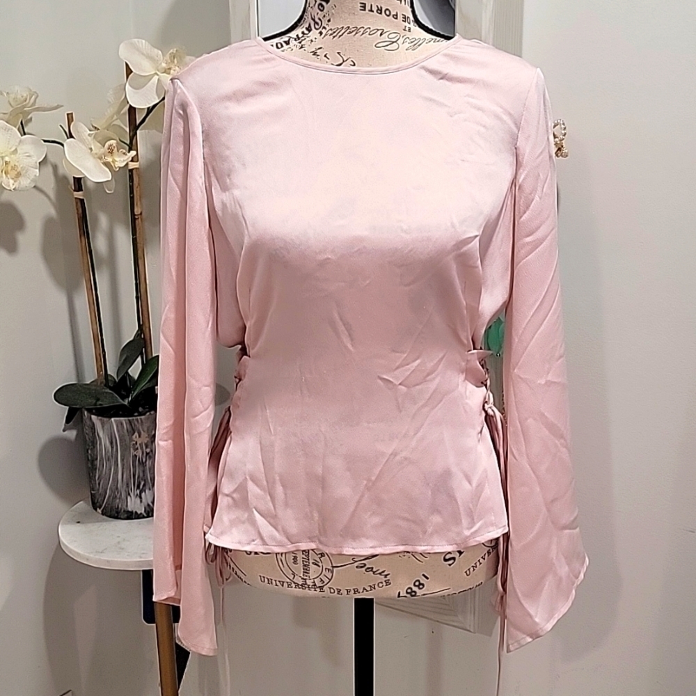 ✨️ Vince Camuto Pink Blouse Sz.Xsmall.  B117
